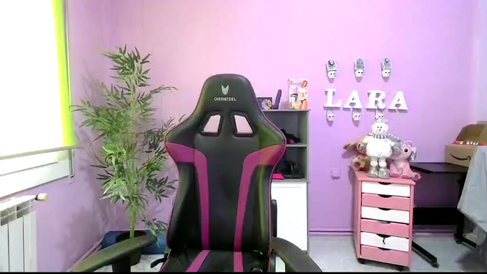 Lara_sweet9
