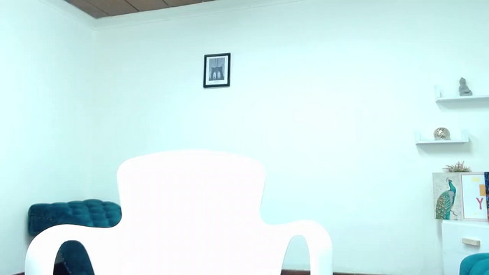 Akili_