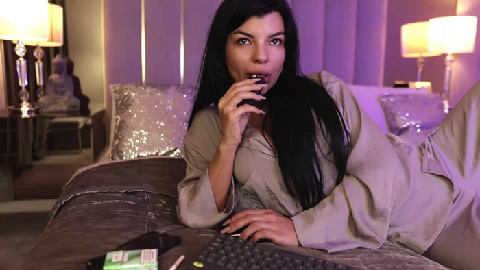 EleniaDevons