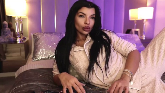 EleniaDevons