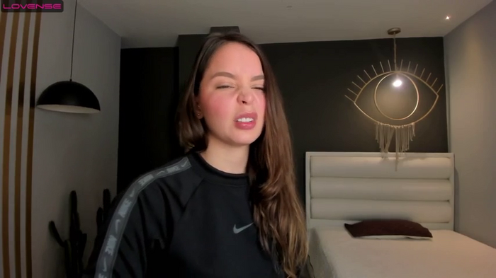 AnnieeHall