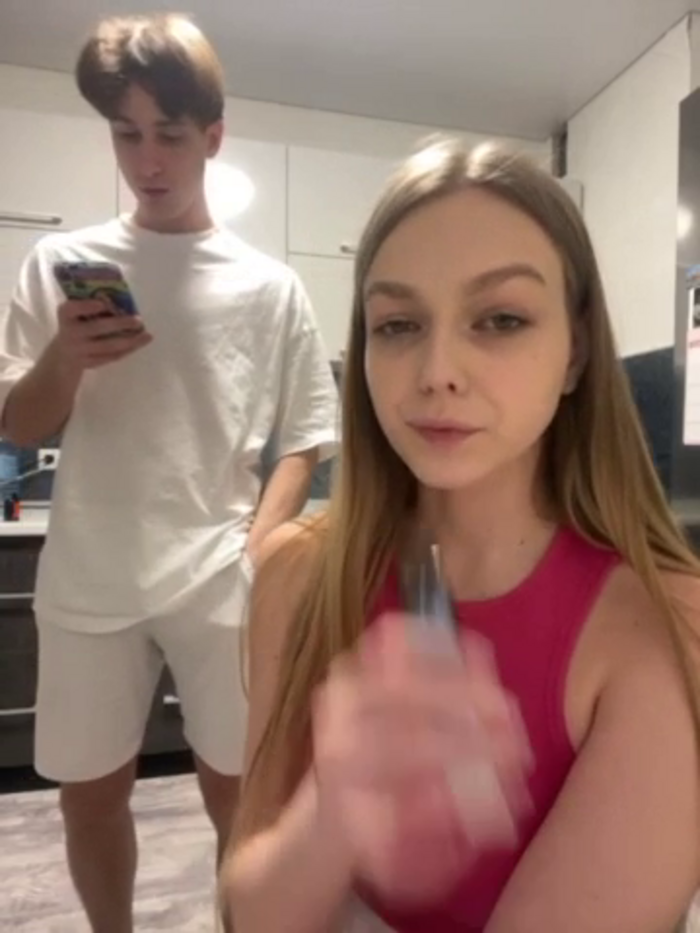 -VLADARISHA-
