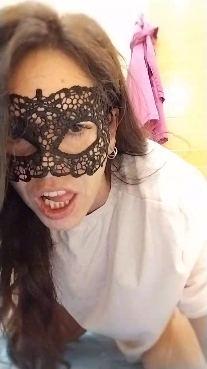 Emy_Skinny