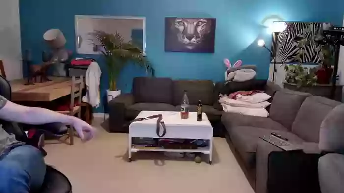 2023/10/10/cam4-lylix_tom-22-36-35