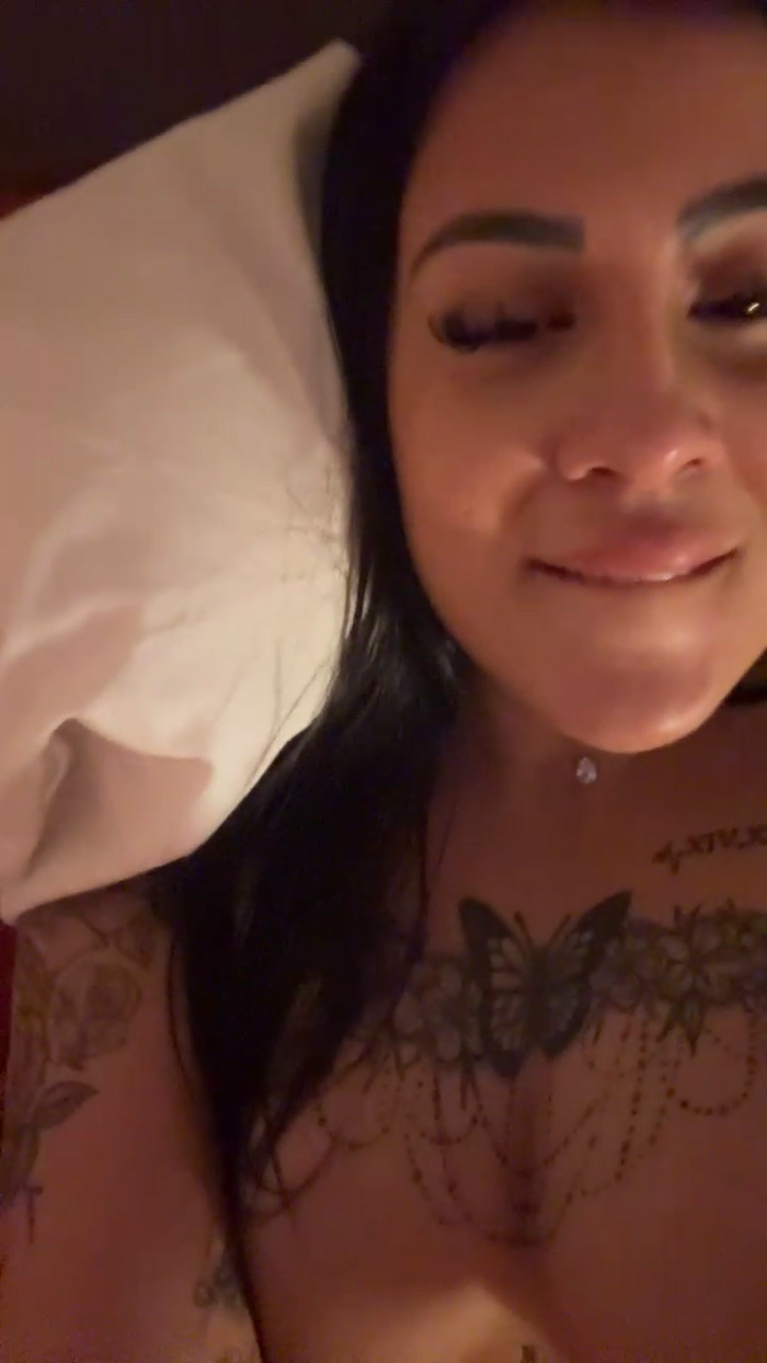 Queen750002Cam