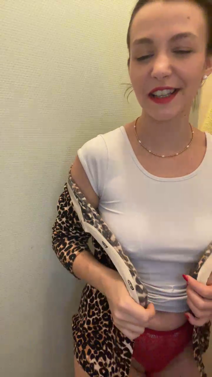Petitelola49