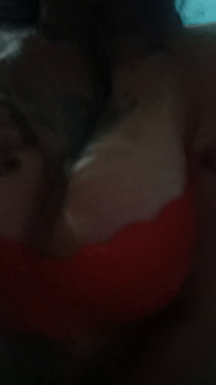 camyla_hot