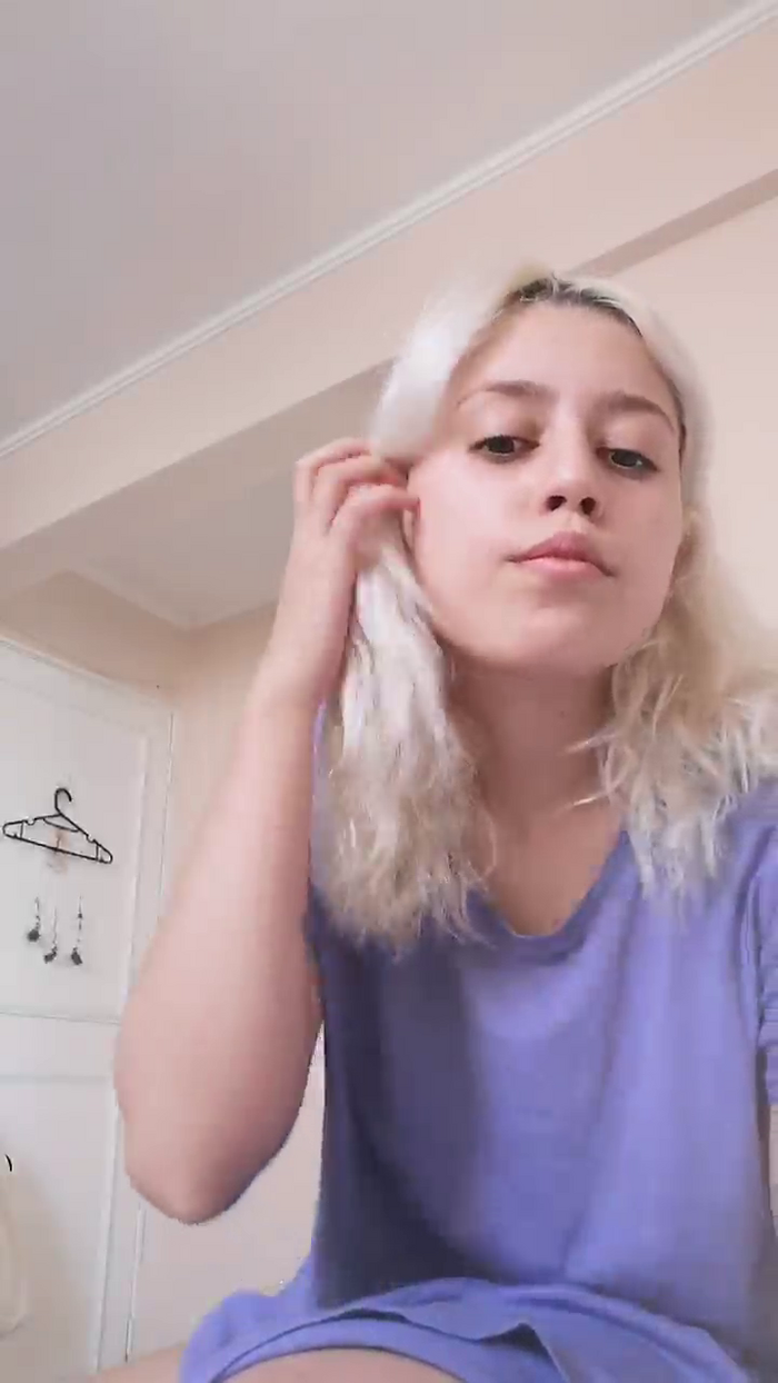 emi_laura