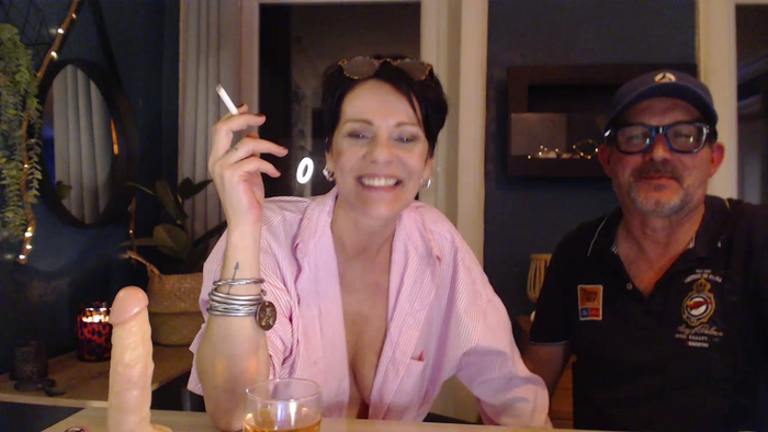 Frau_Nina