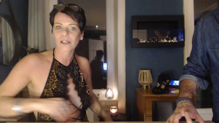 Frau_Nina