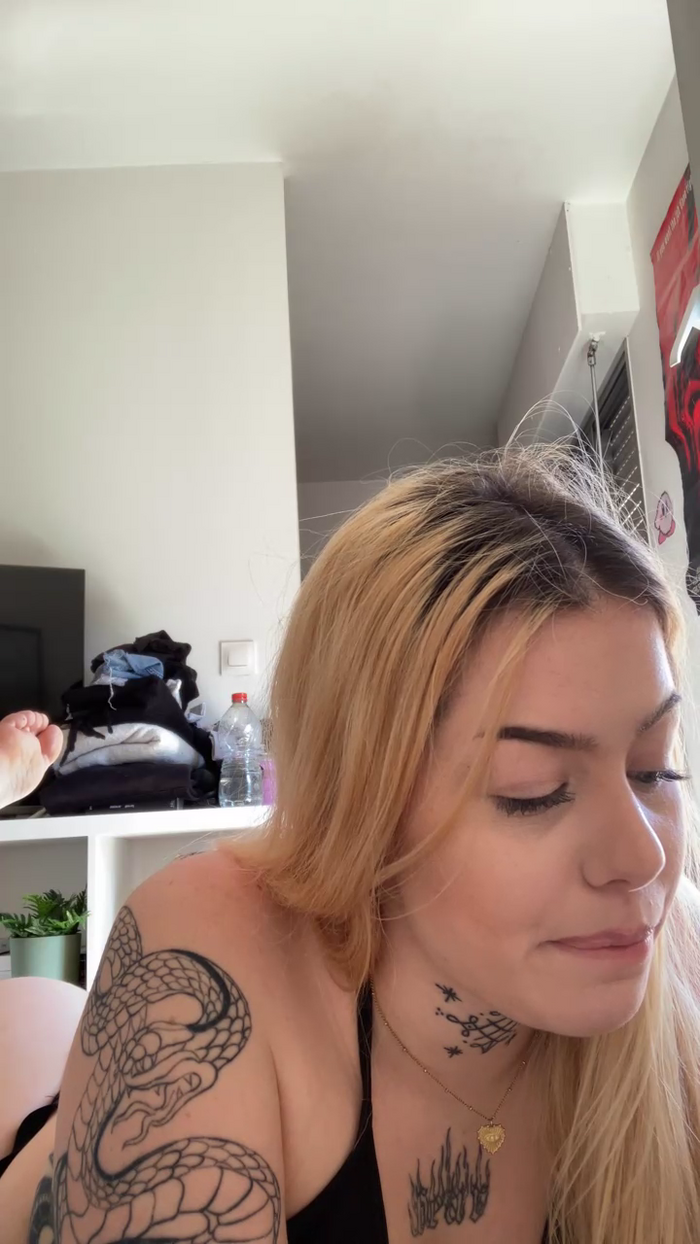 lovelyzoe