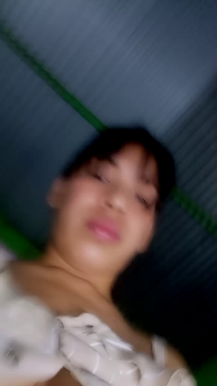 girl_pee
