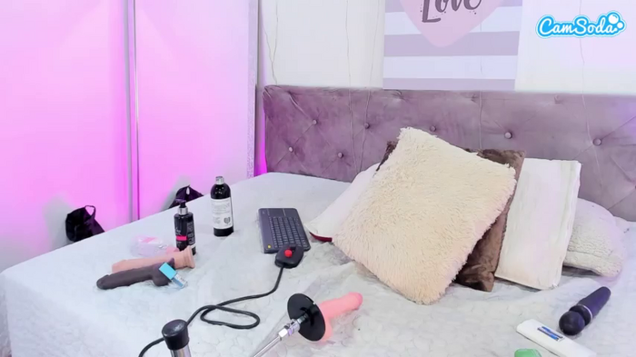 parisjohnsonn