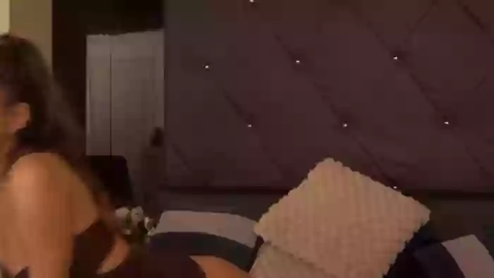 2023/11/05/cams-emma_shy-04-48-08