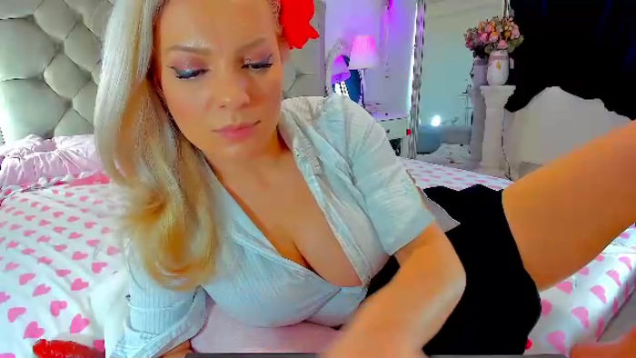 kitensquirtt