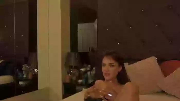 2024/04/14/cams-emma_shy-17-37-43