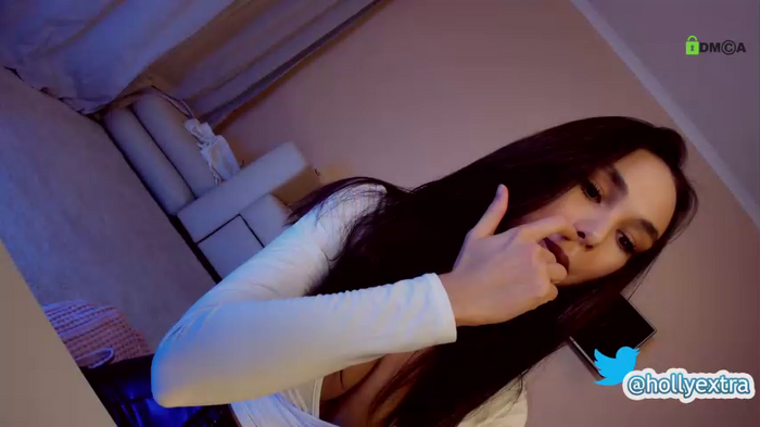hollyextra