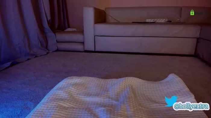hollyextra