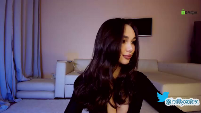 hollyextra