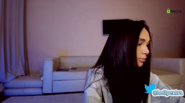 hollyextra