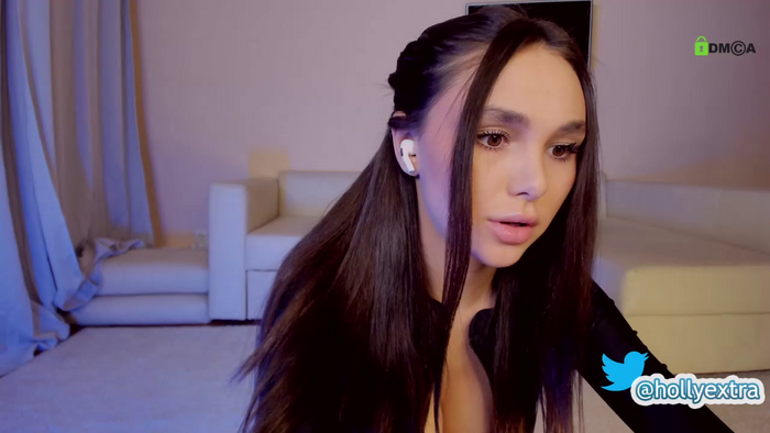 hollyextra