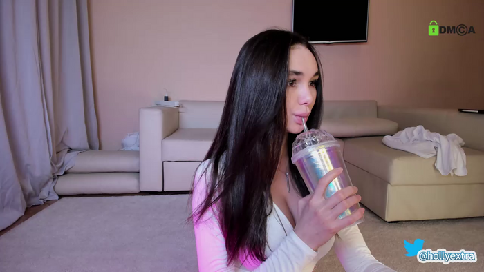 hollyextra