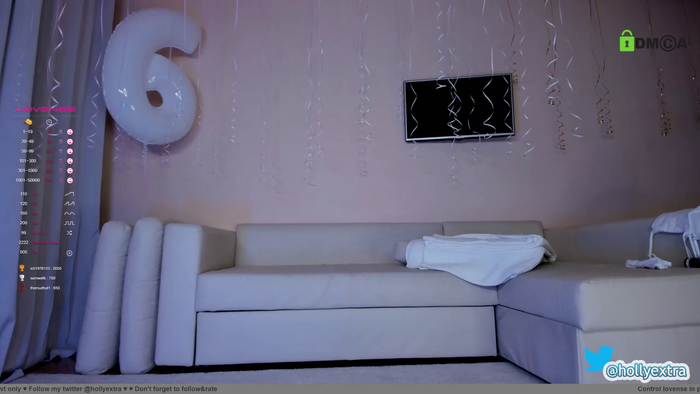 hollyextra
