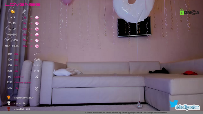 hollyextra