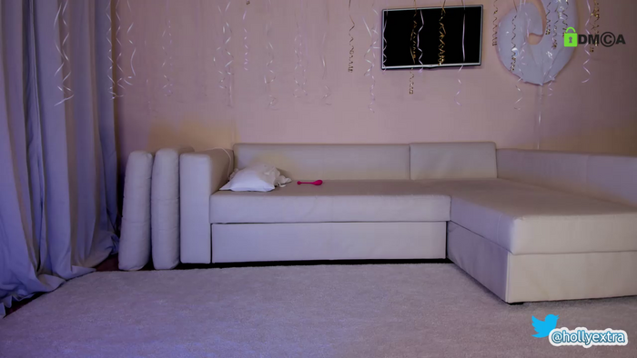 hollyextra