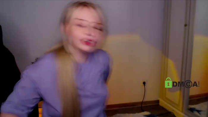 shy_blondiee