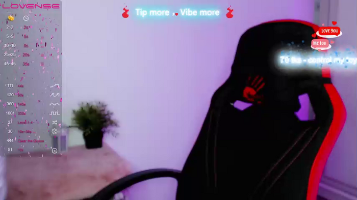 shy_blondiee