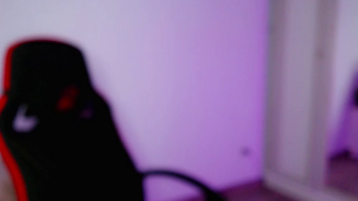 shy_blondiee