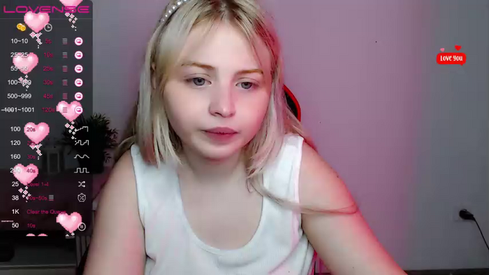 shy_blondiee