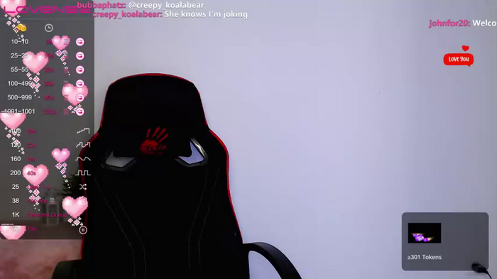 shy_blondiee