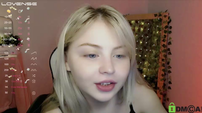 shy_blondiee