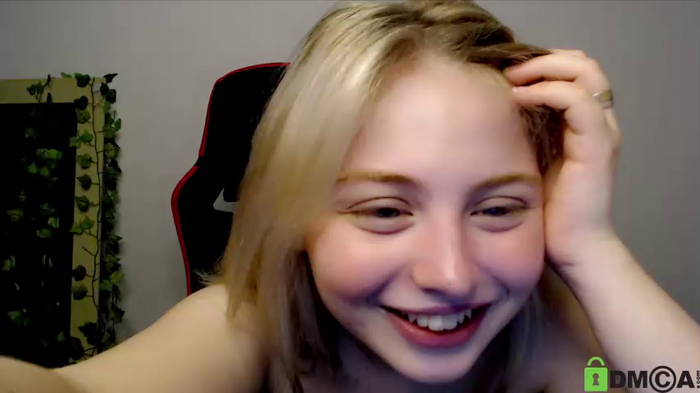 shy_blondiee