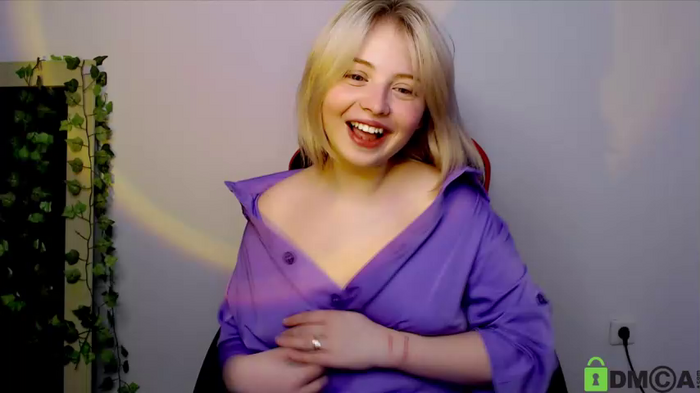 shy_blondiee