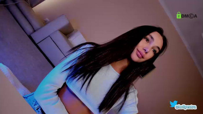 hollyextra