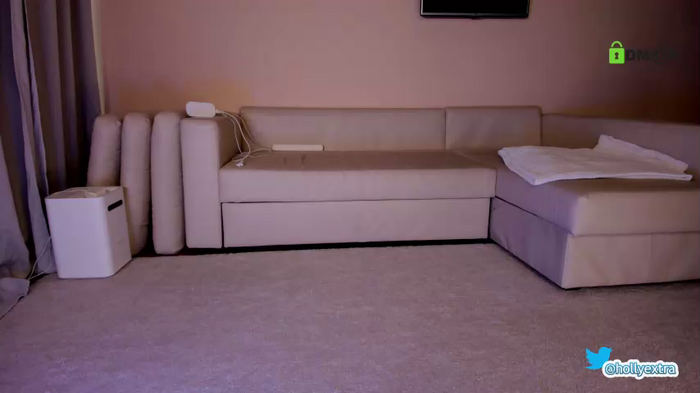 hollyextra