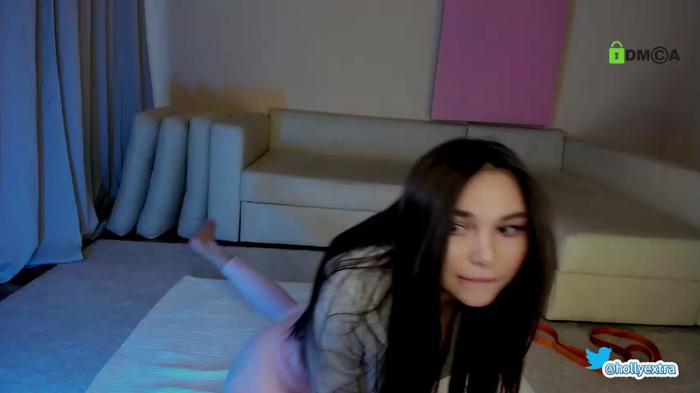 hollyextra