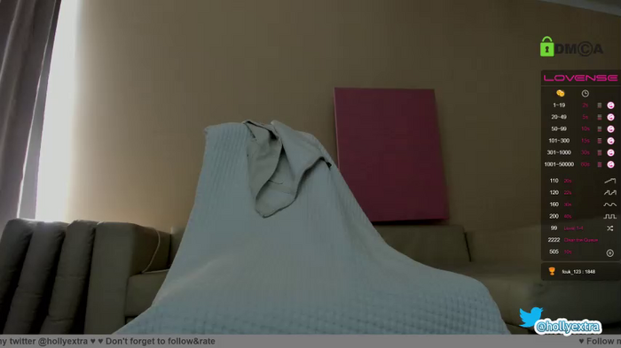 hollyextra