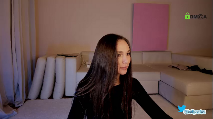 hollyextra