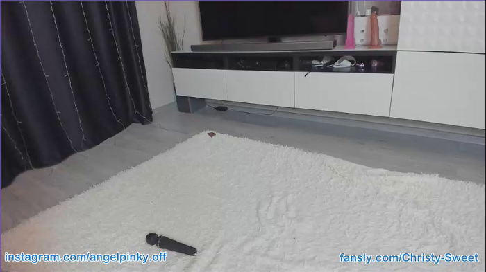 angel_pinky