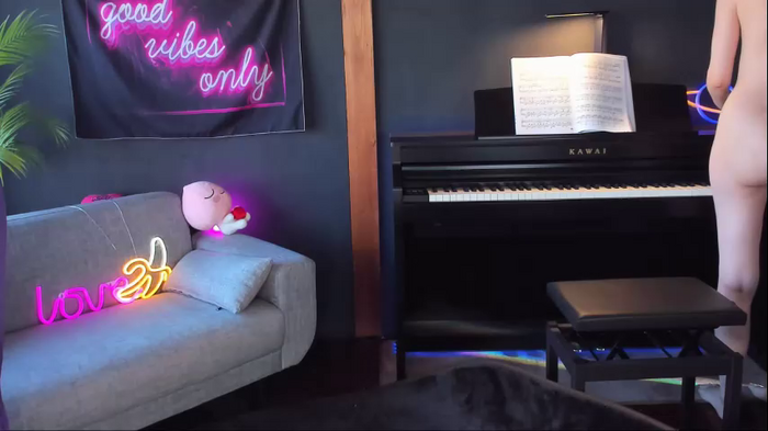 uwuxo