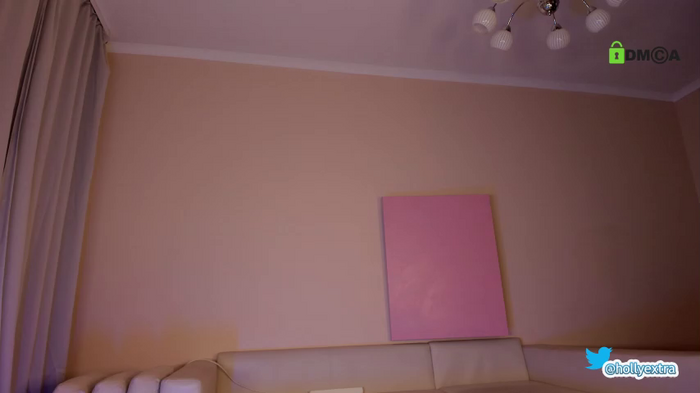 hollyextra