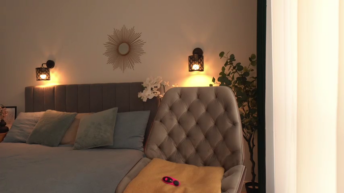 e_______