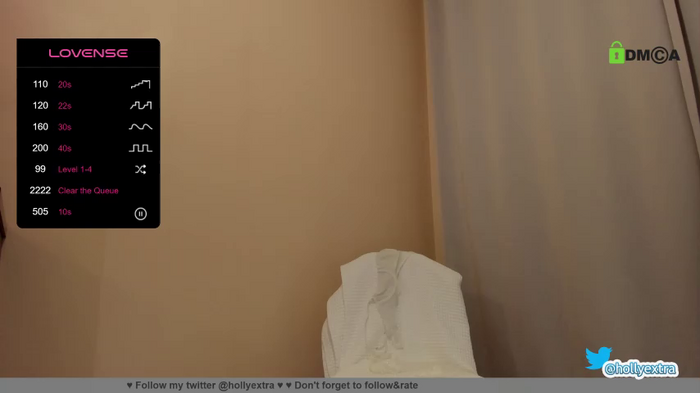 hollyextra