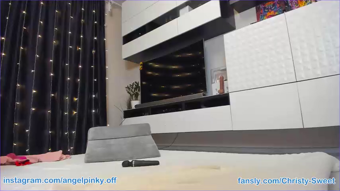 angel_pinky