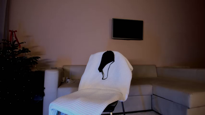 hollyextra