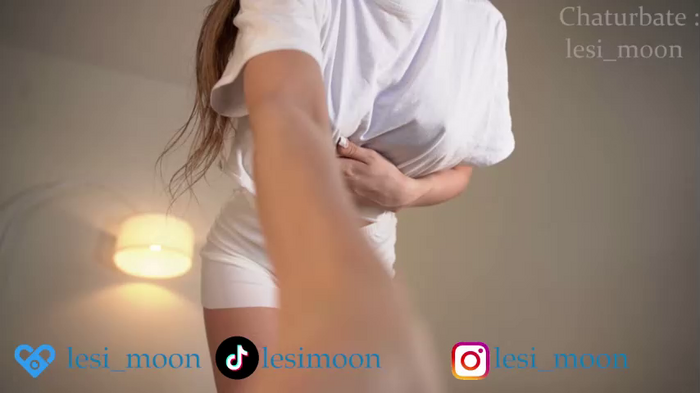 lesi_moon